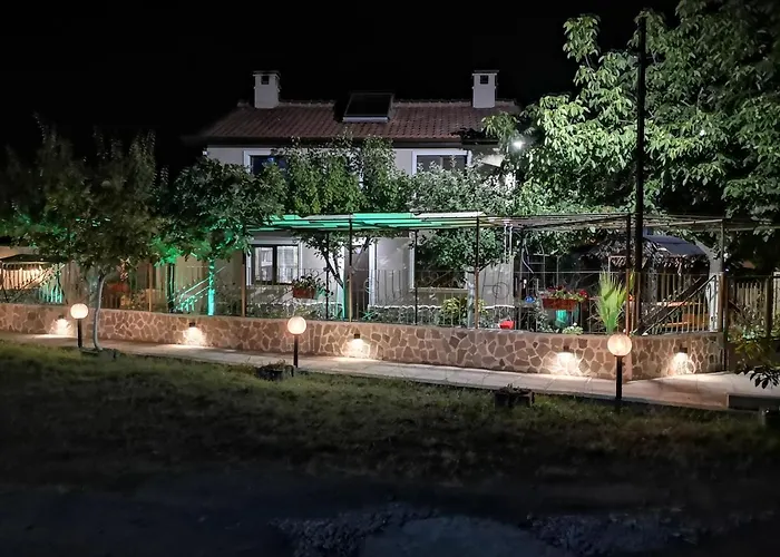 под ореха וילה