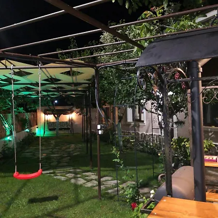 под ореха Villa *