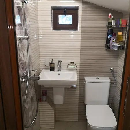 под ореха Villa *